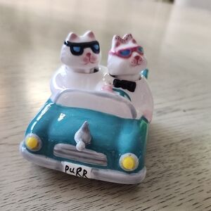 Unique Vintage Cats In Car Salt/Pepper Shakers
